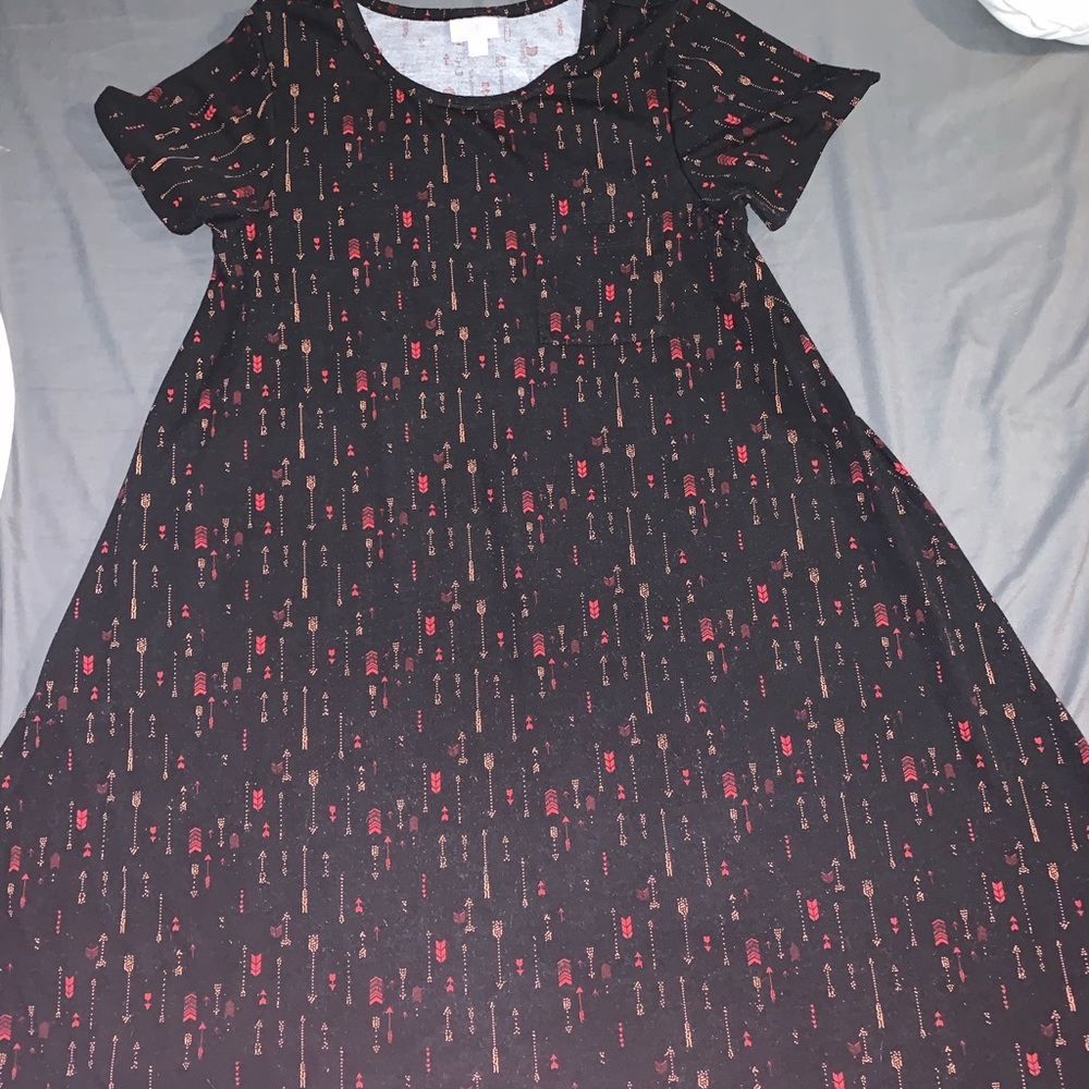 Arrows lularoe Carly
